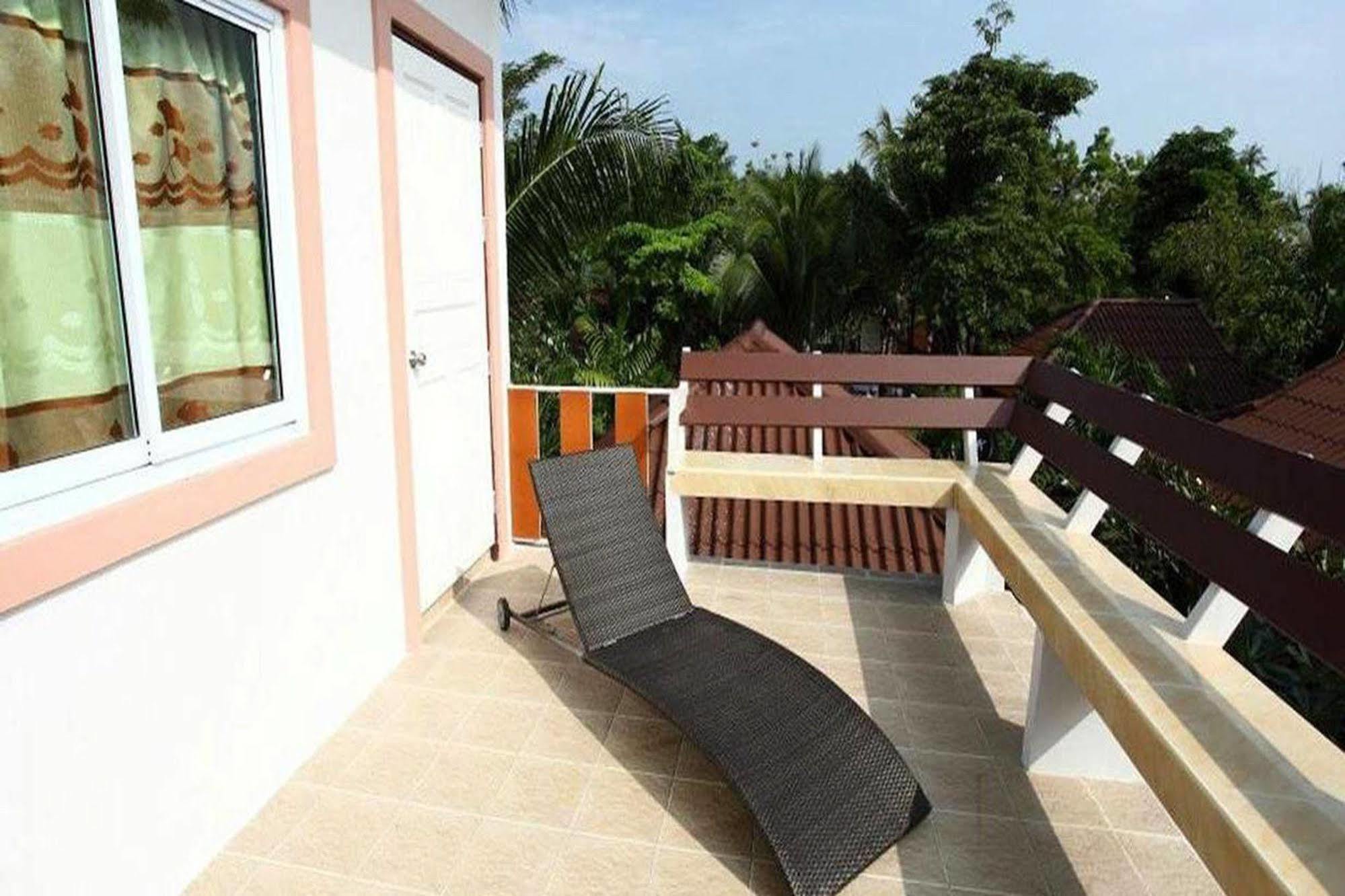 Just Chilling Home Ban Phang Phrao Екстер'єр фото